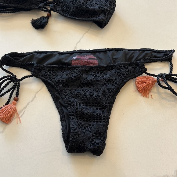 Victoria’s Secret bathing suit - Picture 3 of 4